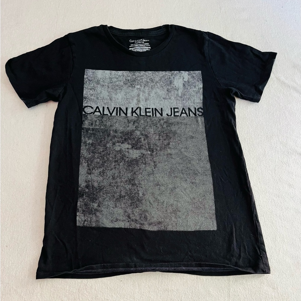 Calvin Klein Black and Gray Graphic Tee